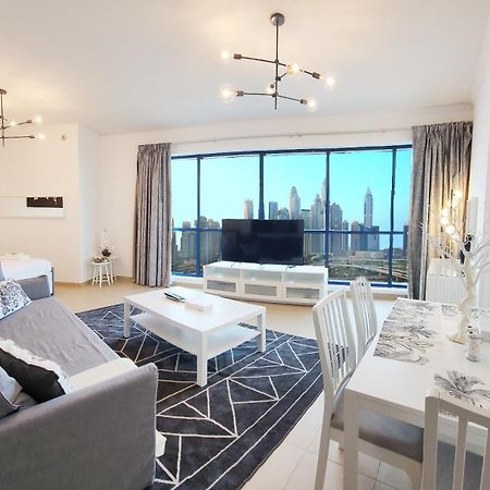 Bright & Valuable, Close To Metro Station Dubai Exterior photo
