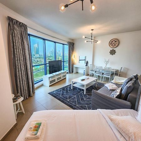 Bright & Valuable, Close To Metro Station Dubai Exterior photo