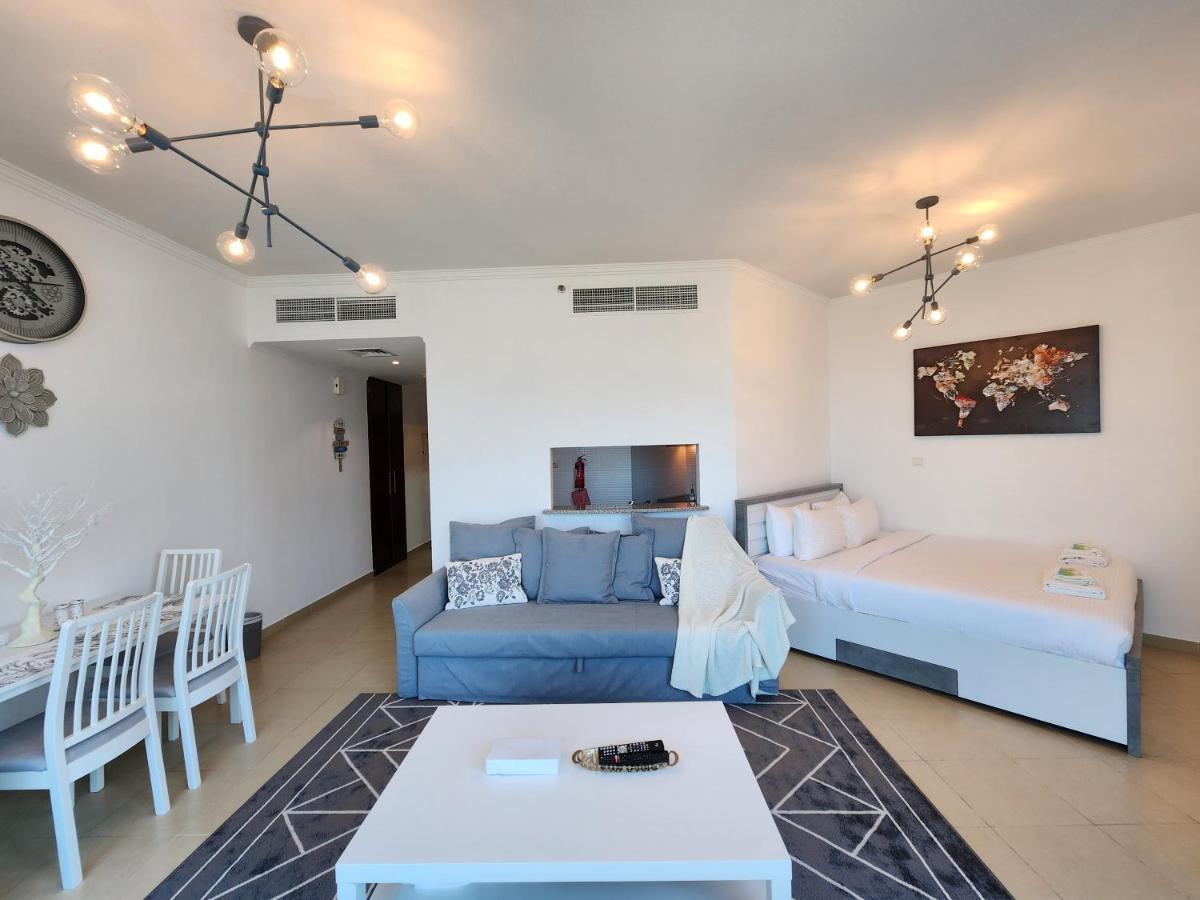 Bright & Valuable, Close To Metro Station Dubai Exterior photo